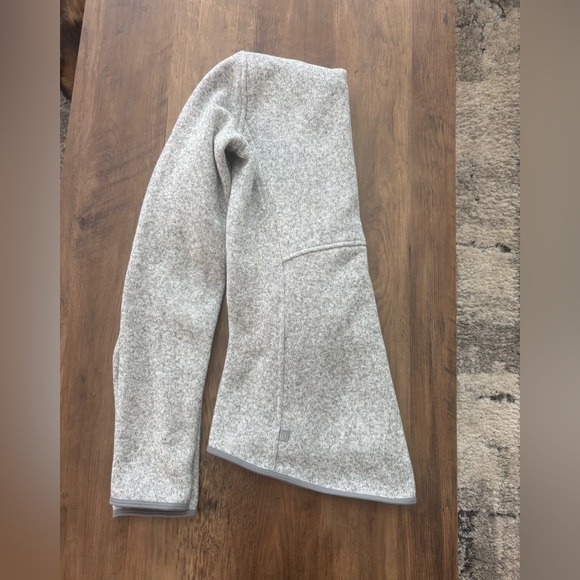 Women's lululemon quarter zip pullover - Picture 3 of 3